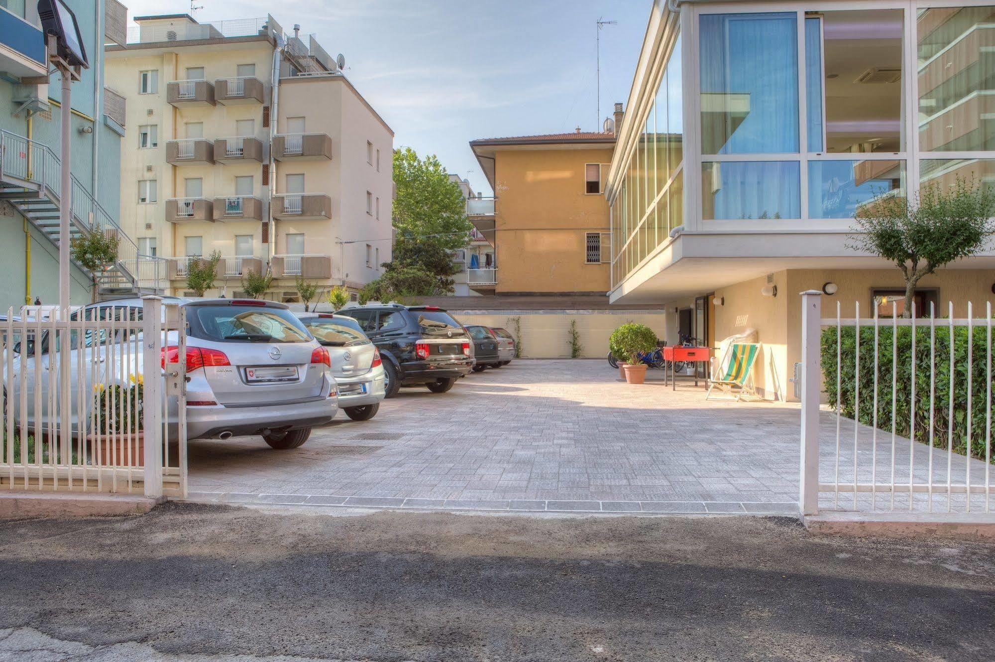 Hotel Tabor Rimini Esterno foto